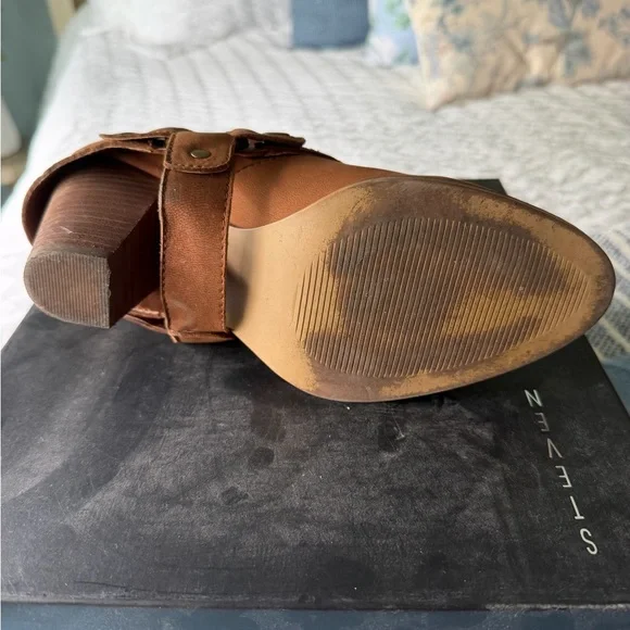 Steve Madden Ankle Boots with Decorative Strap - Picture 4 of 6